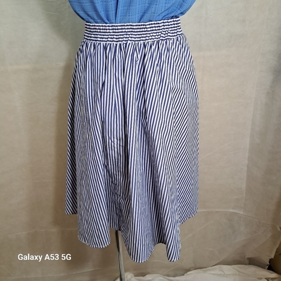 HAUTE Monde Blue & White Striped Skirt Women's Size Medium - Picture 3 of 5
